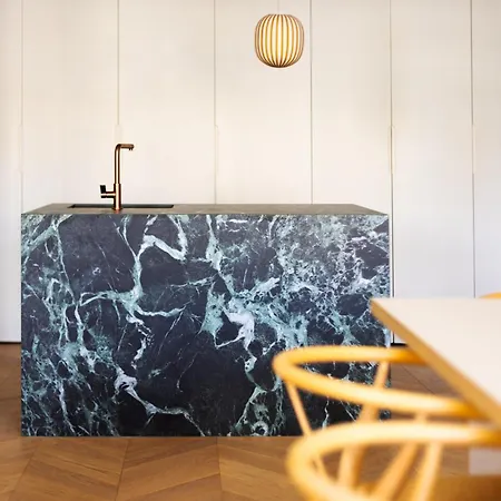 Elegant Duplex Sur Le Cadre Royal Au Coeur De 아파트 세테