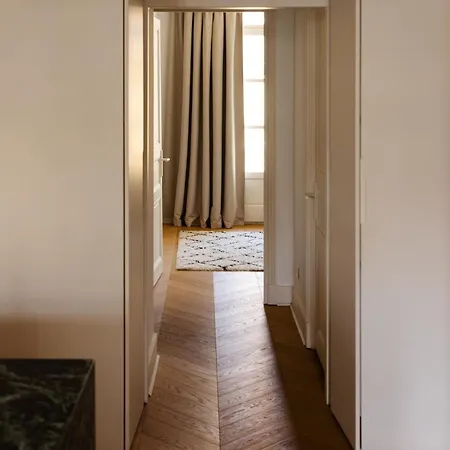 Elegant Duplex Sur Le Cadre Royal Au Coeur De Daire Sète